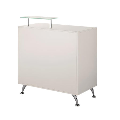 The GLASGLOW II Reception Desk is a statement piece that embodies the professionalism and flair of your company in addition to being a useful piece of furniture for welcoming guests. Its striking first impression-making blend of functional design and aesthetic appeal makes it an ideal choice for companies.